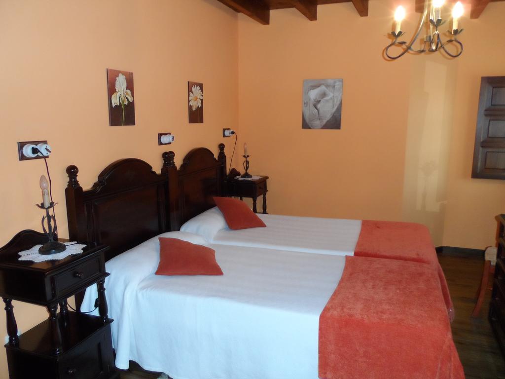 Casa El Campu Guest House Infiesto Room photo
