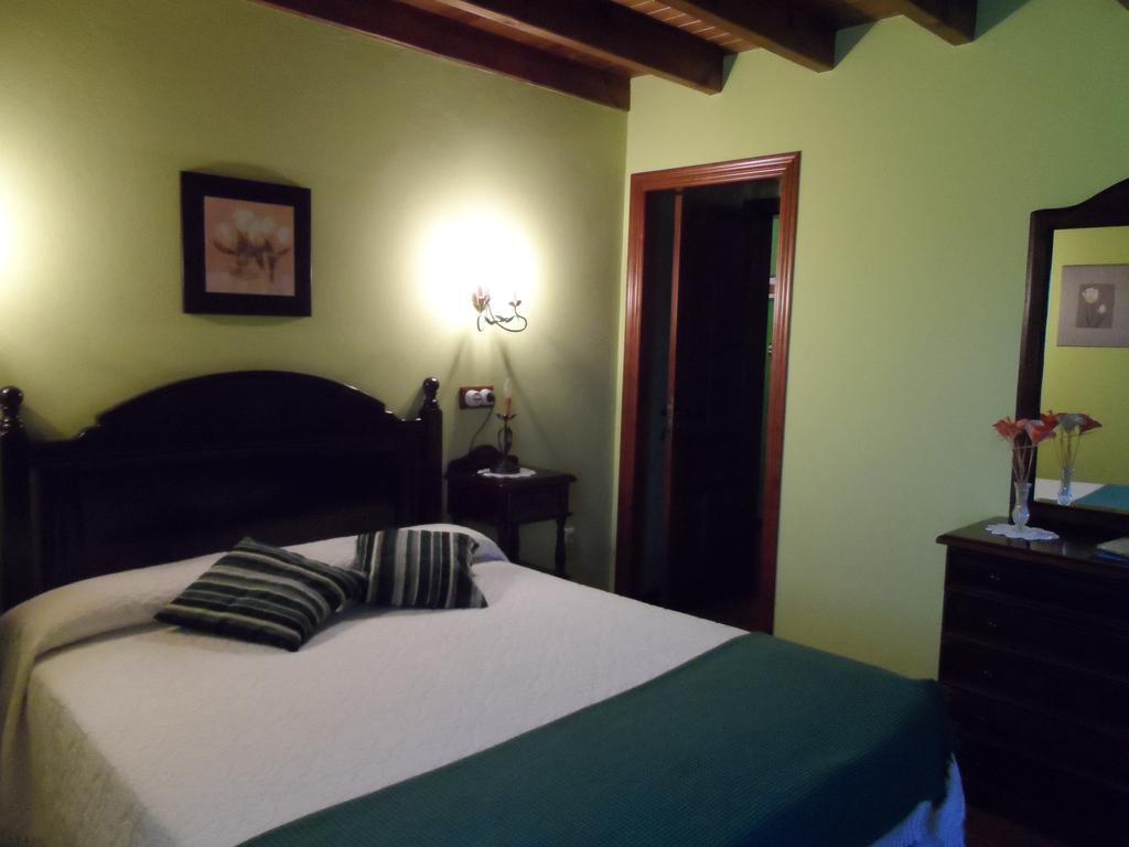 Casa El Campu Guest House Infiesto Room photo